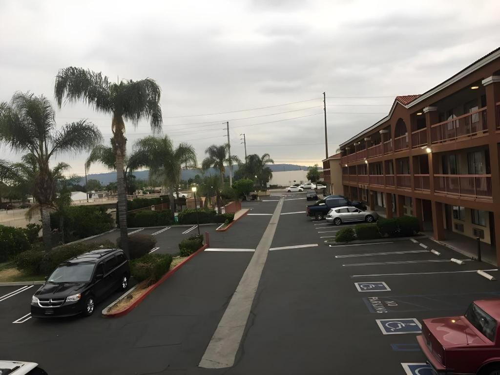 Grand Park Inn Baldwin Park Exterior photo